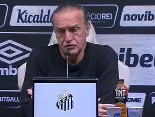 Cuca se surpreende com revelação sobre o futuro de Gabigol no Santos