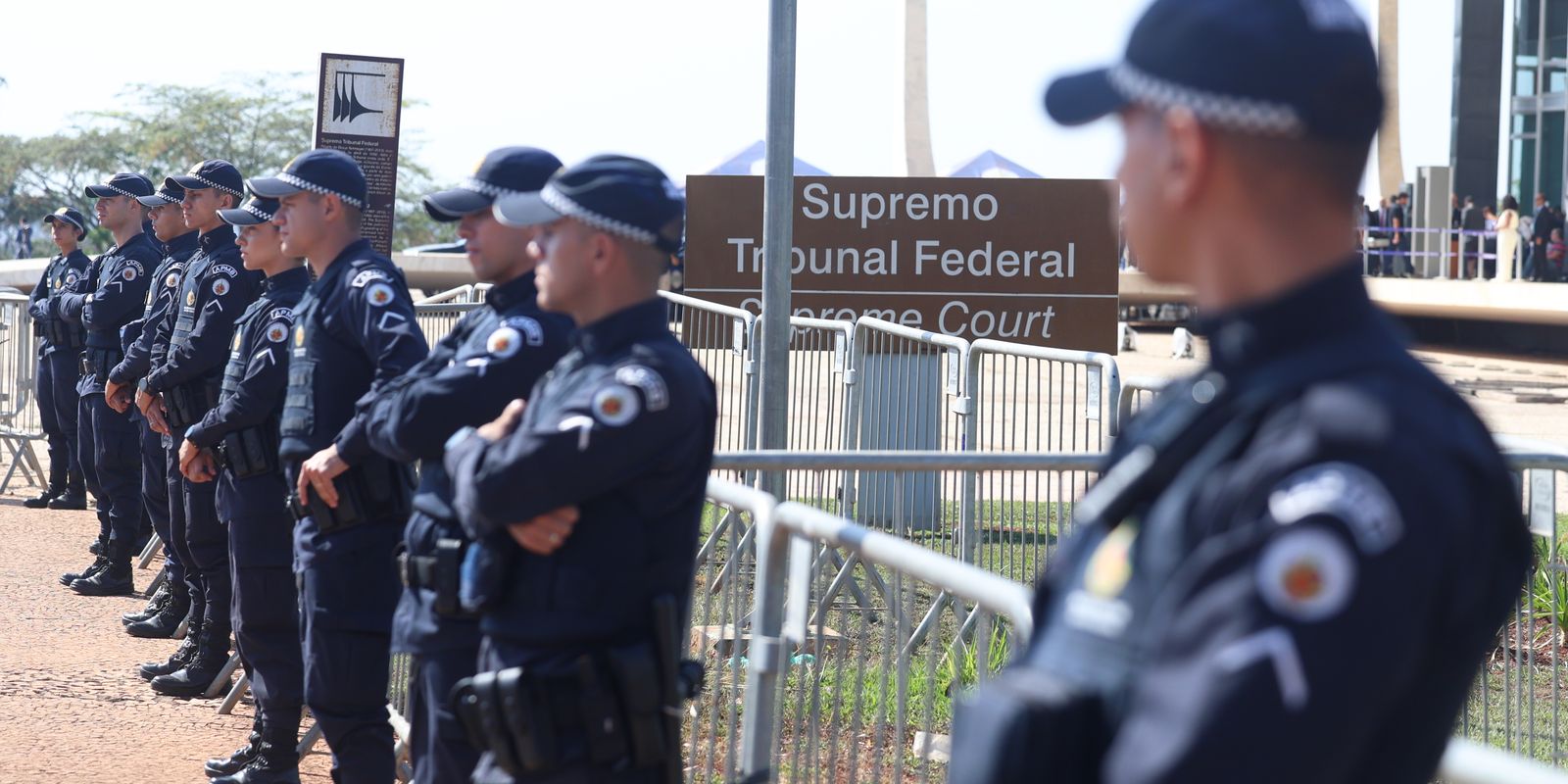 Flávio dino questiona atos no supremo tribunal federal e propõe julgamento conjunto