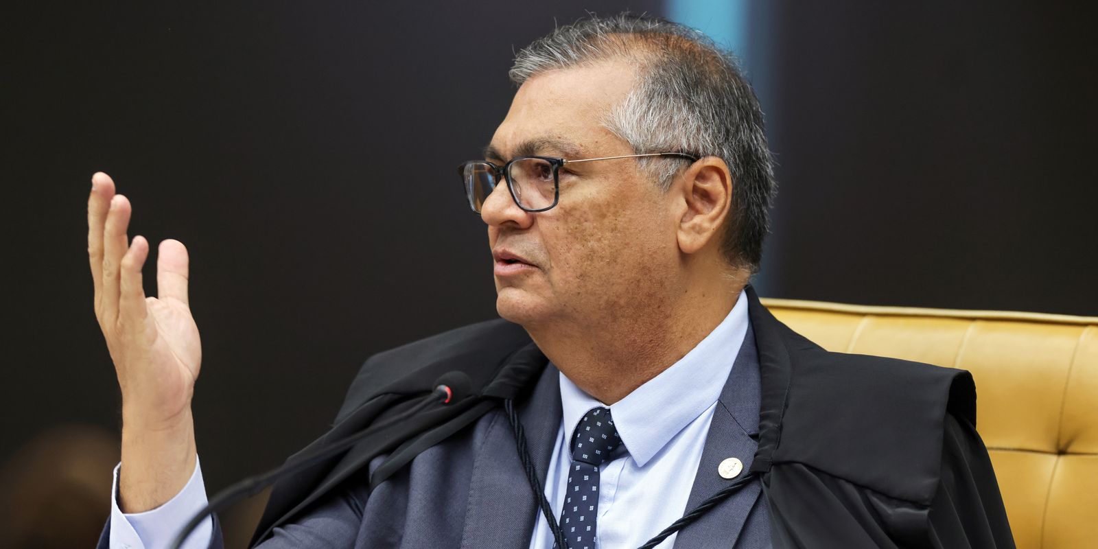 Flávio Dino retira sigilo de apuração sobre o filme Dark Horse