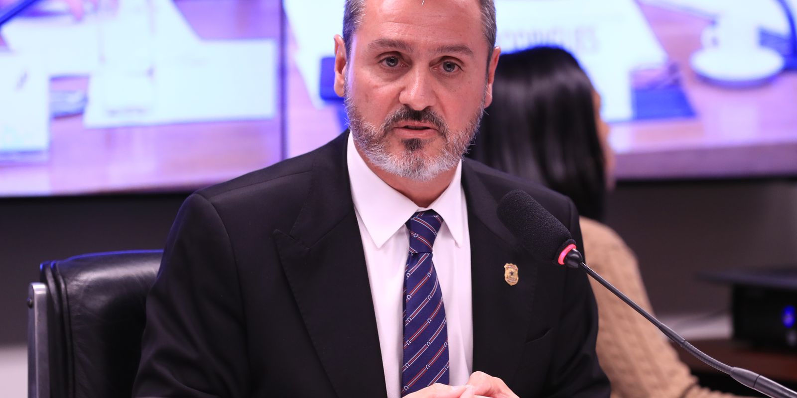 Flávio Dino reconduz Andrei Rodrigues ao cargo de diretor-geral da PF