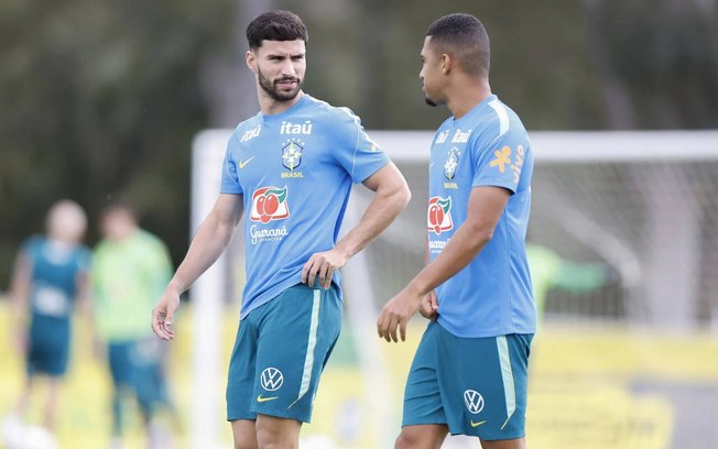 Jogadores do Flamengo entram em campo durante os amistosos da Data Fifa