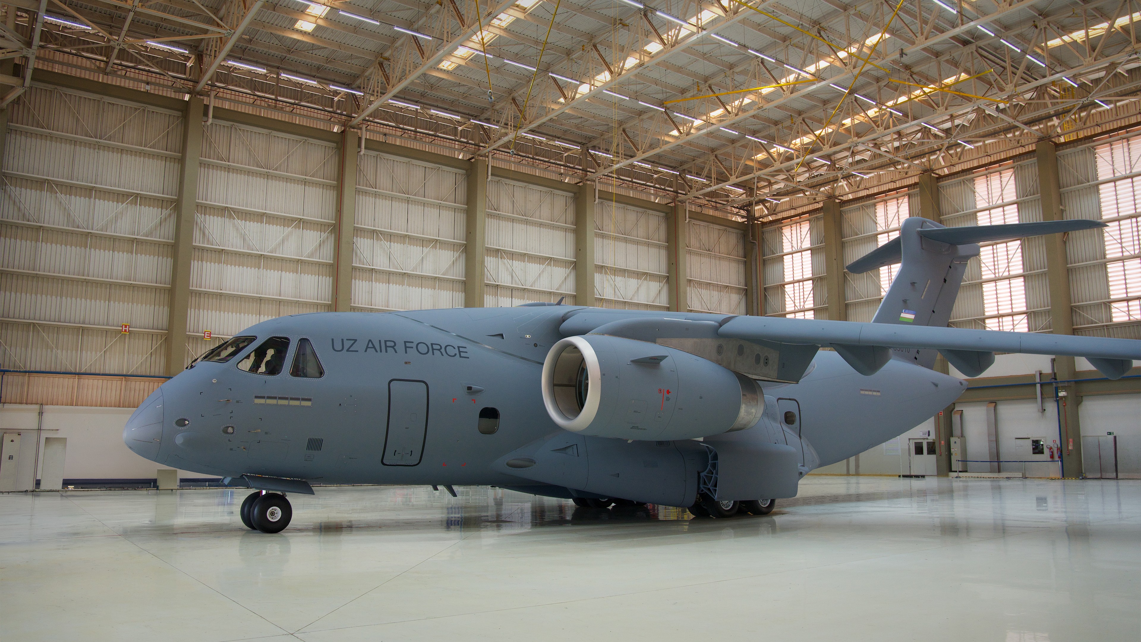 Embraer entrega o primeiro avião C-390 Millennium ao Uzbequistão