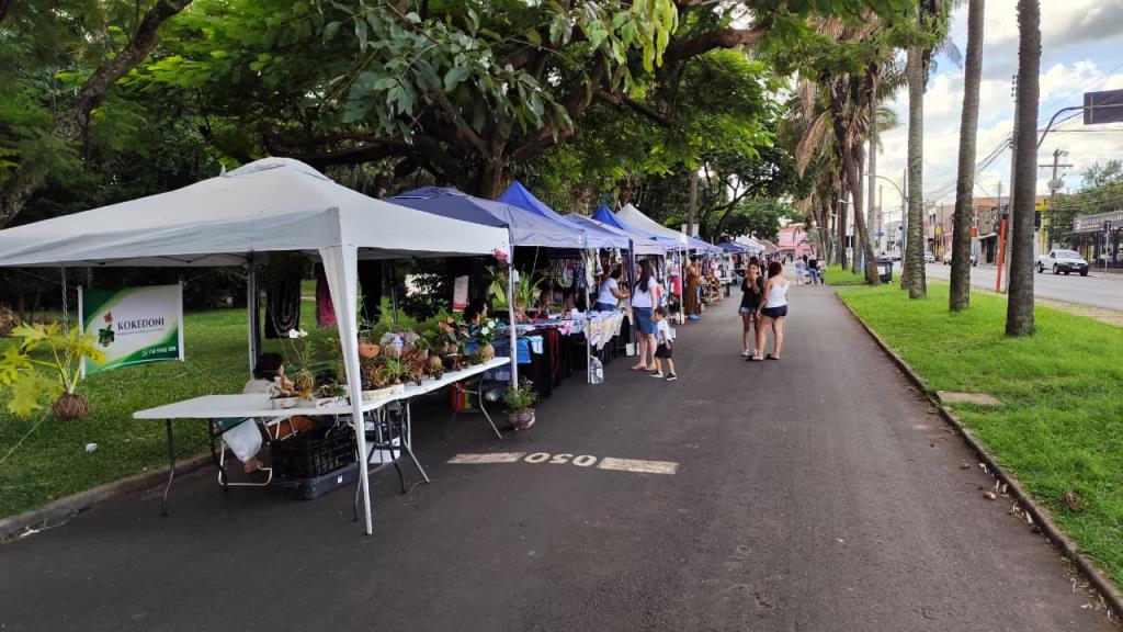 Feira municipal de economia criativa reúne 40 expositores em Araraquara
