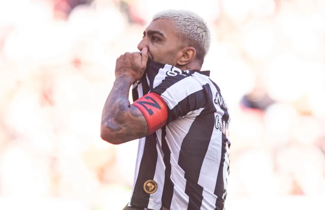 Santos vence Internacional com dois de Gabigol e respira no Brasileirão