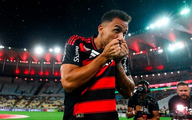 Danilo, jogador do Flamengo, revela drama familiar com filho torcedor do Fluminense