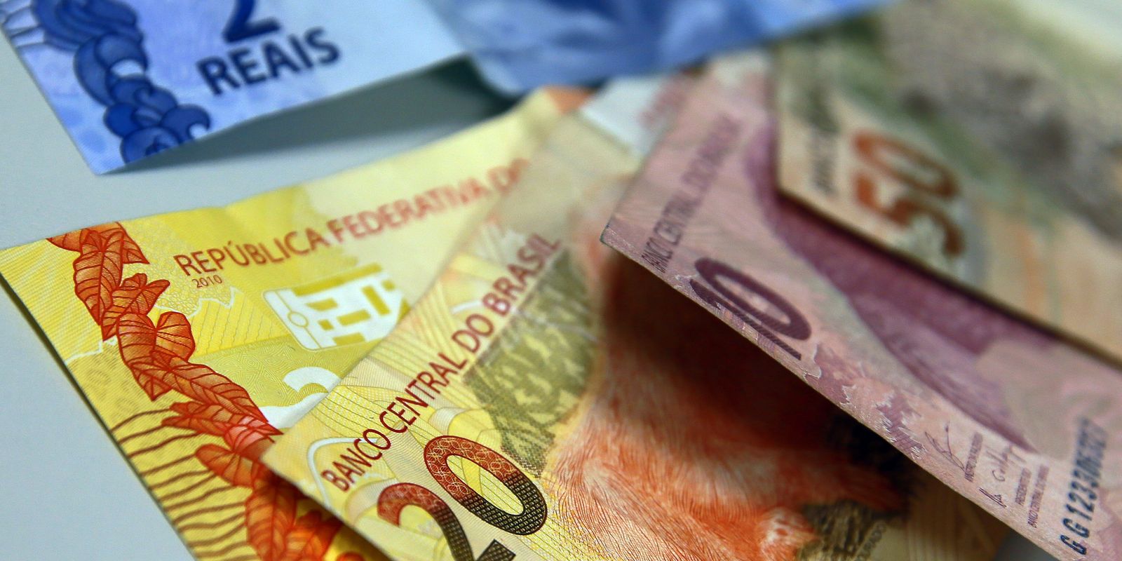 Taxa de juros e inadimplência das famílias sobem em agosto