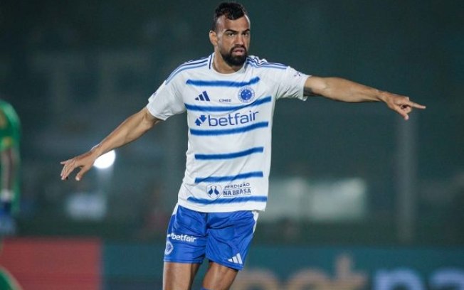 Fabrício Bruno relata dores nas costas e pede desculpas à torcida