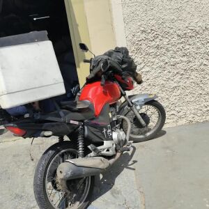 Acidente em São Carlos deixa motociclista ferida após batida na traseira