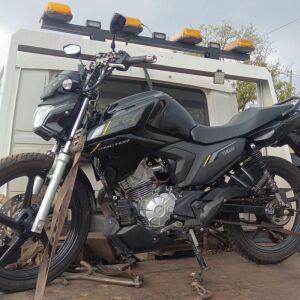 Acidente de motociclista na SP-310 em São Carlos após passar por buraco