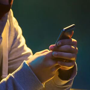 Mulher denuncia suposta agiotagem e ameaças pelo WhatsApp em São Carlos