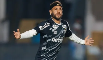 Neymar sofre nova lesão muscular e desfalca o Santos