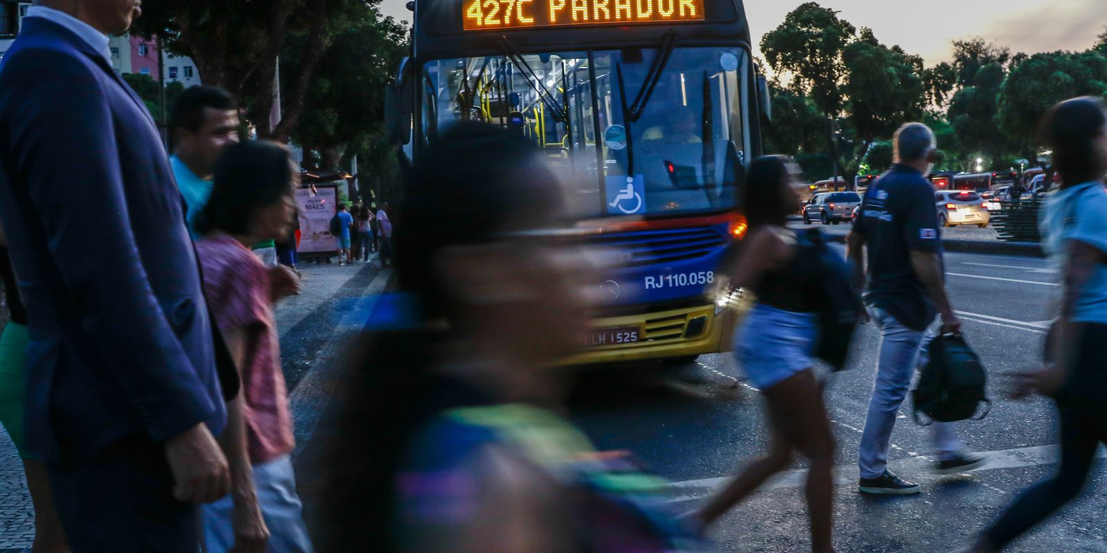 Solidão e exaustão mental impulsionam a abstenção eleitoral, revela estudo