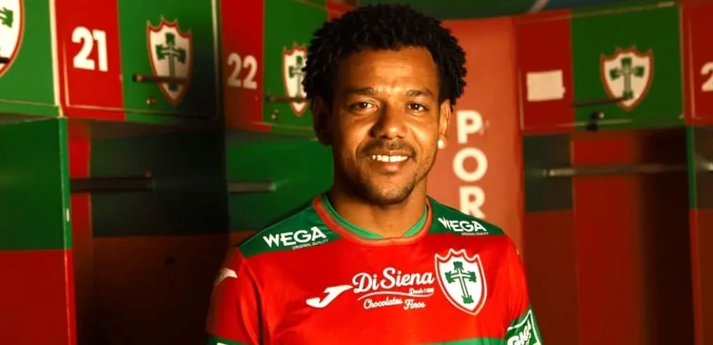 Portuguesa oficializa a contratação de Romarinho, ex-Corinthians
