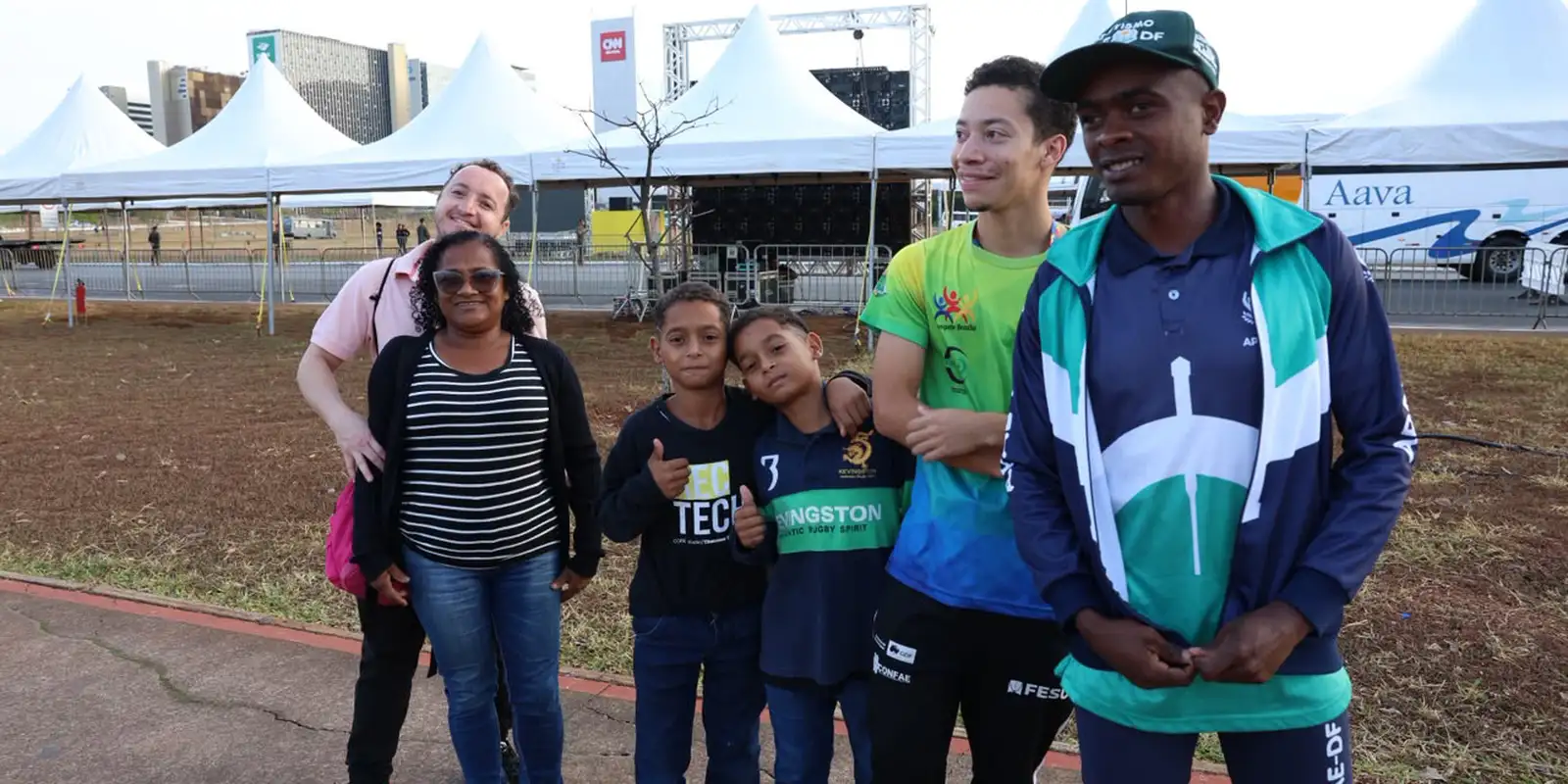 Público madruga para ver desfile de 7 de setembro em Brasília