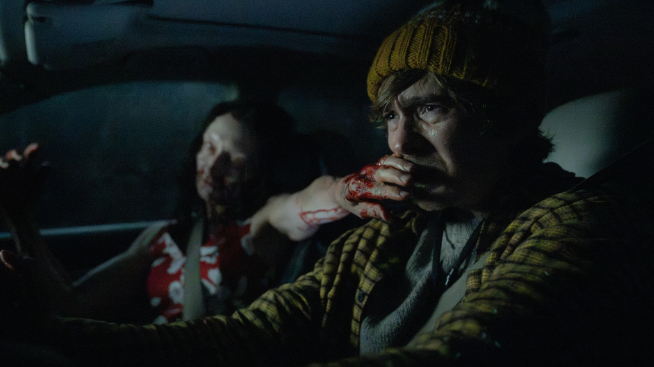 Resident Evil chega aos cinemas com terror e referências aos games