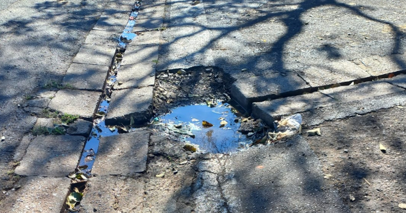 Problemas no asfalto da Rua Bento Aranha do Amaral geram reclamações