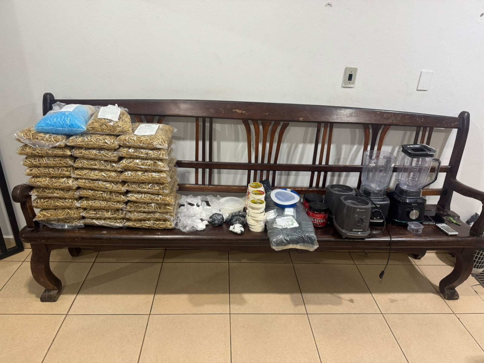Suspeito de operar disk drogas é preso com milhares de pinos em São Carlos