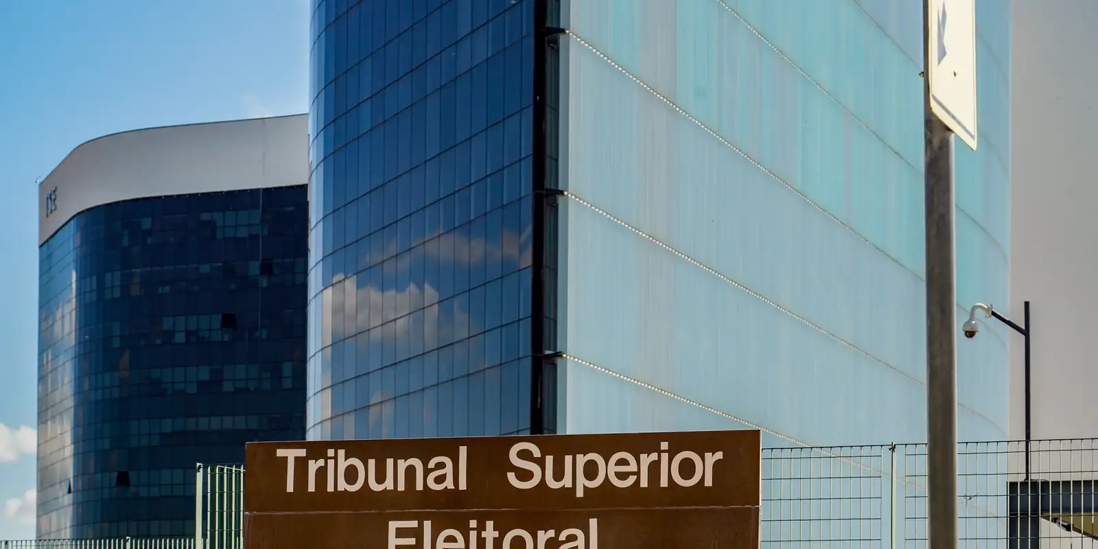 Julgamento do TSE forma maioria para retirar posts sobre Nossa Senhora