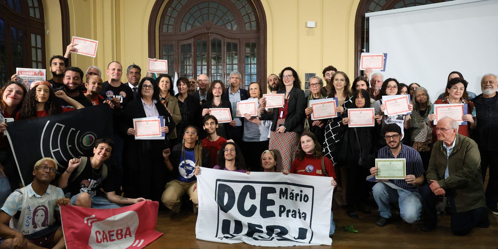 UFRJ concede diplomas póstumos a vítimas da ditadura militar