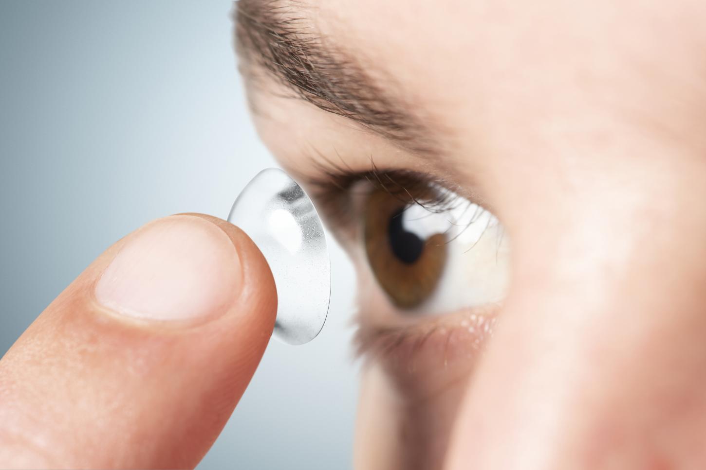 USO DE LENTES DE CONTATO REQUER CUIDADOS DIÁRIOS ESSENCIAIS   