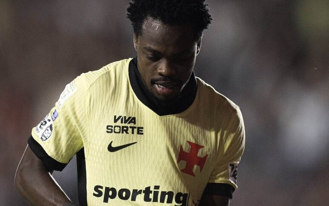 Pedro Emanuel testa opções no ataque do Vasco para o clássico contra o Botafogo