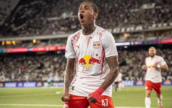 Botafogo no Brasileirão empata com o Bragantino em dia de festa no Nilton Santos