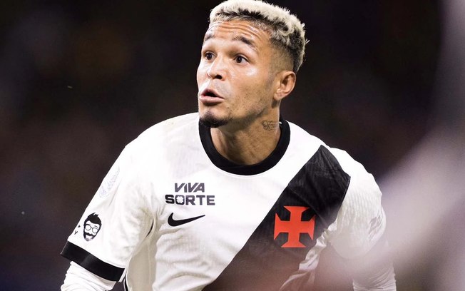 Adson perde espaço no Vasco após atuações decisivas e oscilação