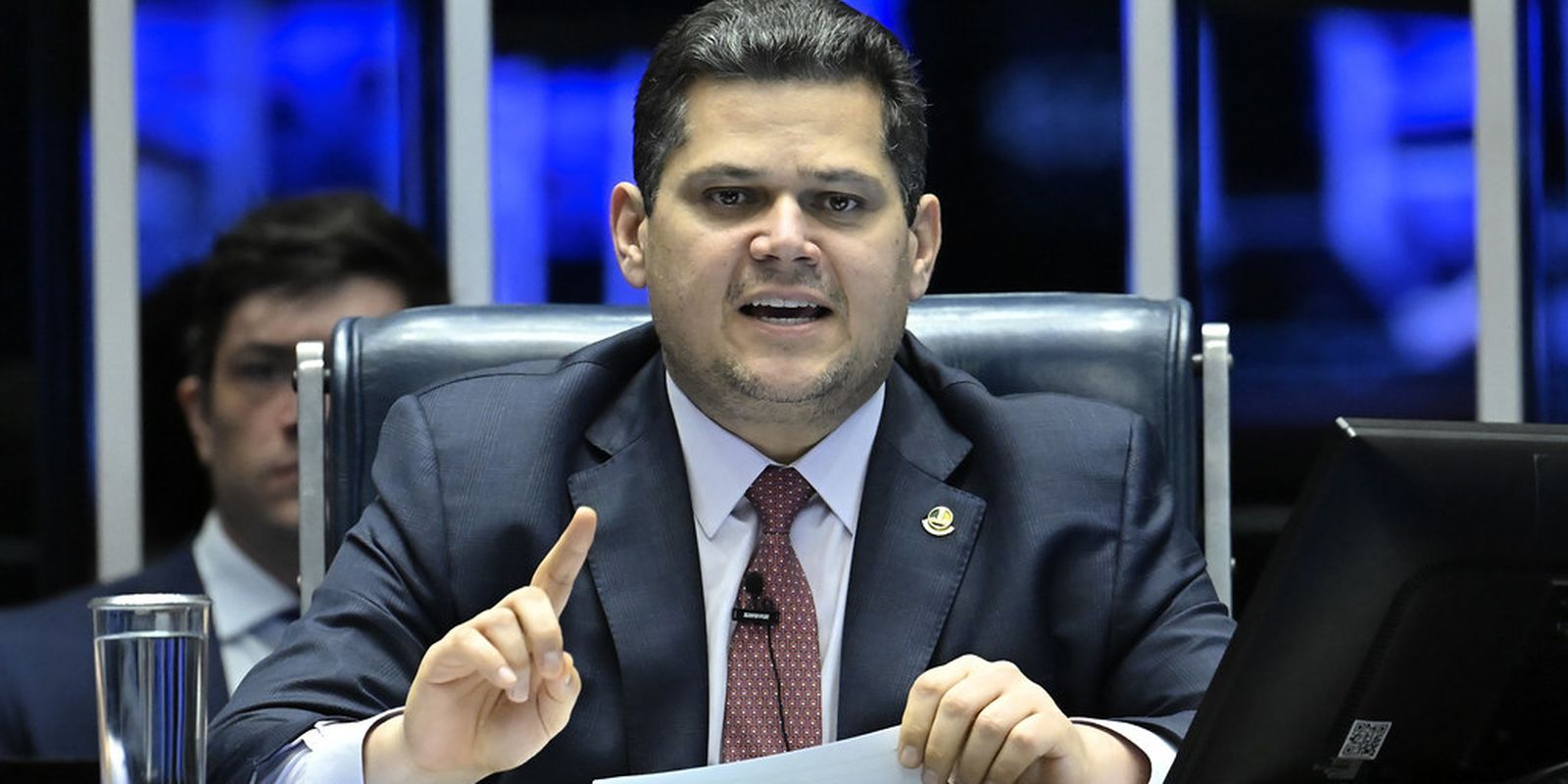 Davi alcolumbre anuncia votação do fim da escala 6x1 no senado