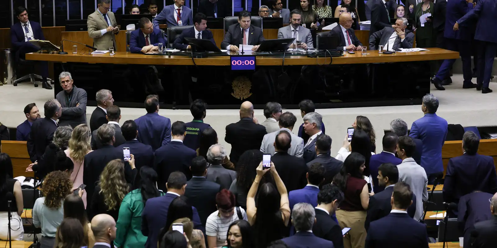 Davi alcolumbre marca votação da escala 6x1 no senado para quarta-feira