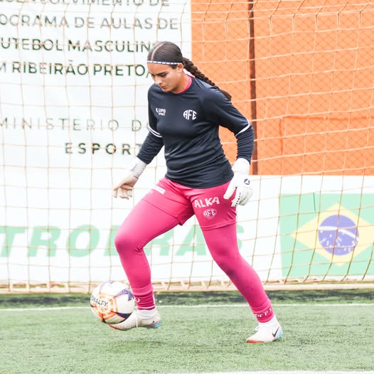 Equipe sub-15 da Ferroviária está pronta para buscar vaga na final