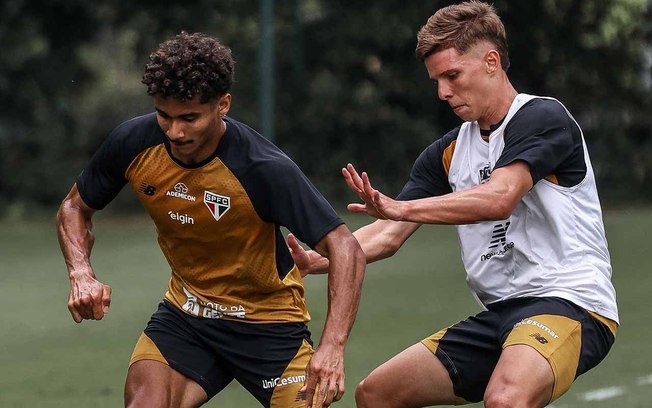 Artur e Ferreira avançam em treino do São Paulo, mas volante é dúvida