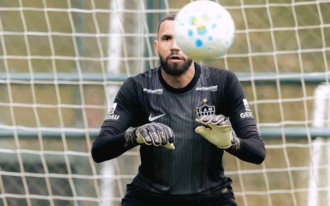 Atlético deve escalar time misto para clássico contra o Cruzeiro