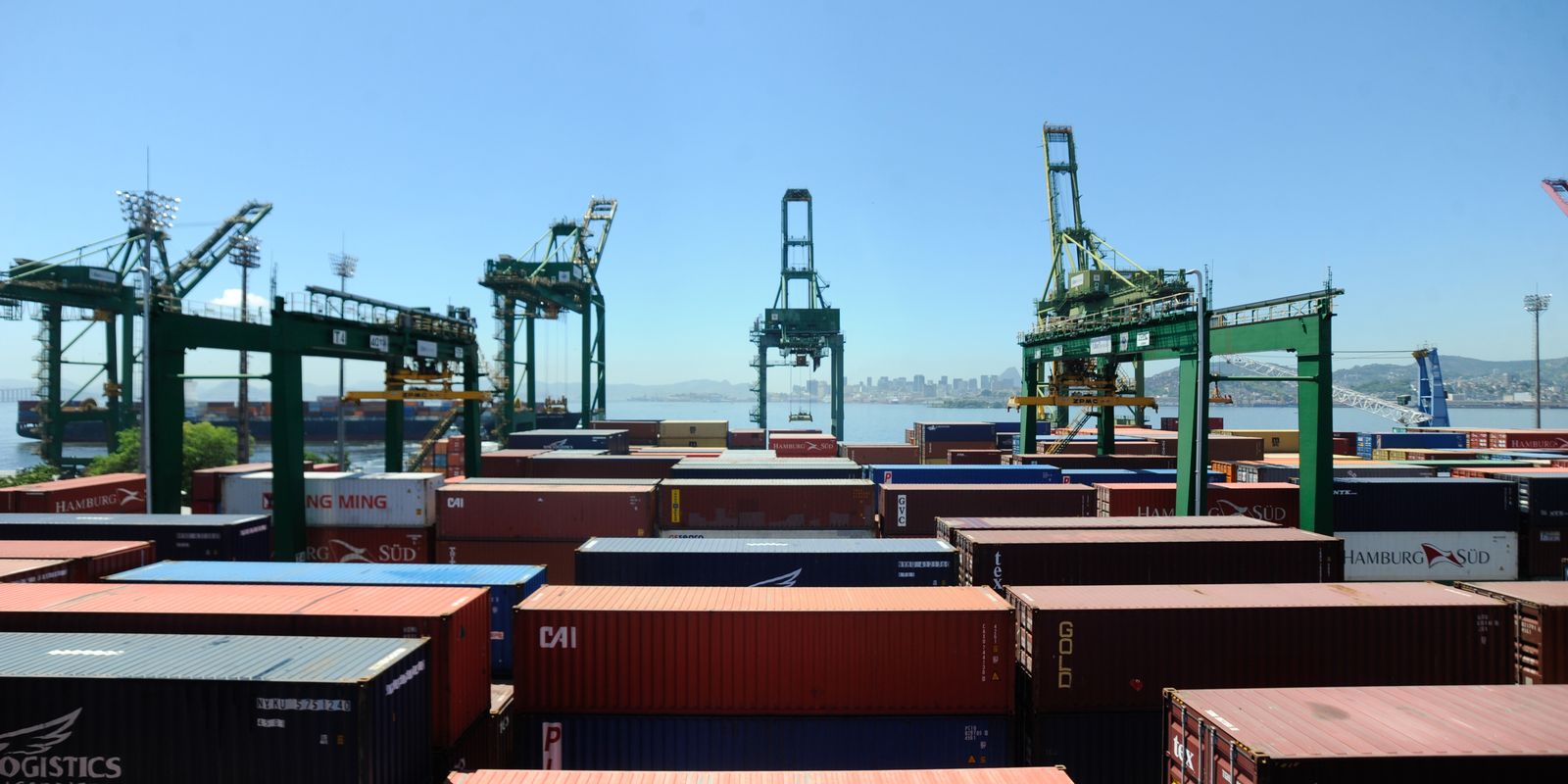 Balança comercial registra superávit de US$ 7,74 bilhões em setembro