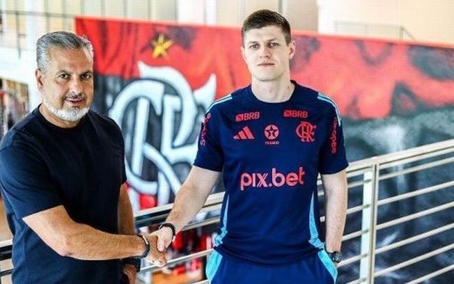 Chefe de scouting do Flamengo, Andrii Fedchenkov acerta com o Liverpool para 2027