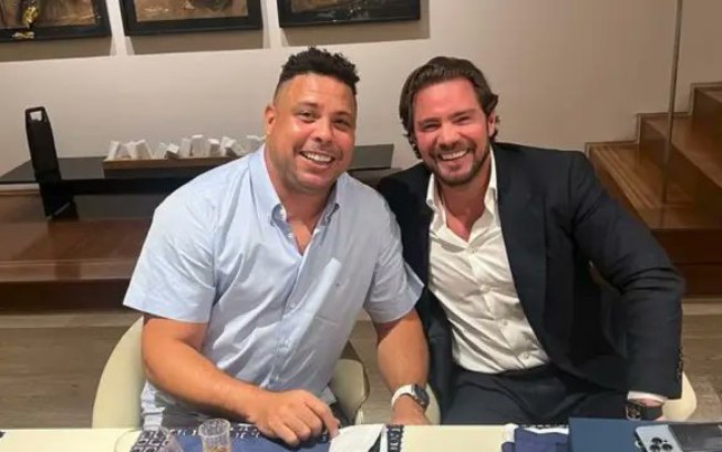 Conversas entre Ronaldo Fenômeno e Daniel Vorcaro citam Cruzeiro e Corinthians