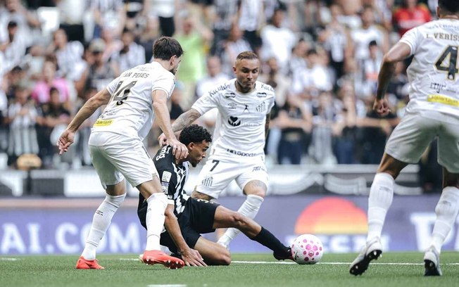 Cuca lamenta derrota do Santos e cobra postura após revés no Brasileirão