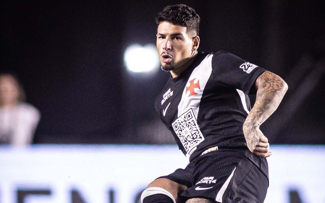 Carlos Cuesta segue em transição e pode desfalcar o Vasco no clássico