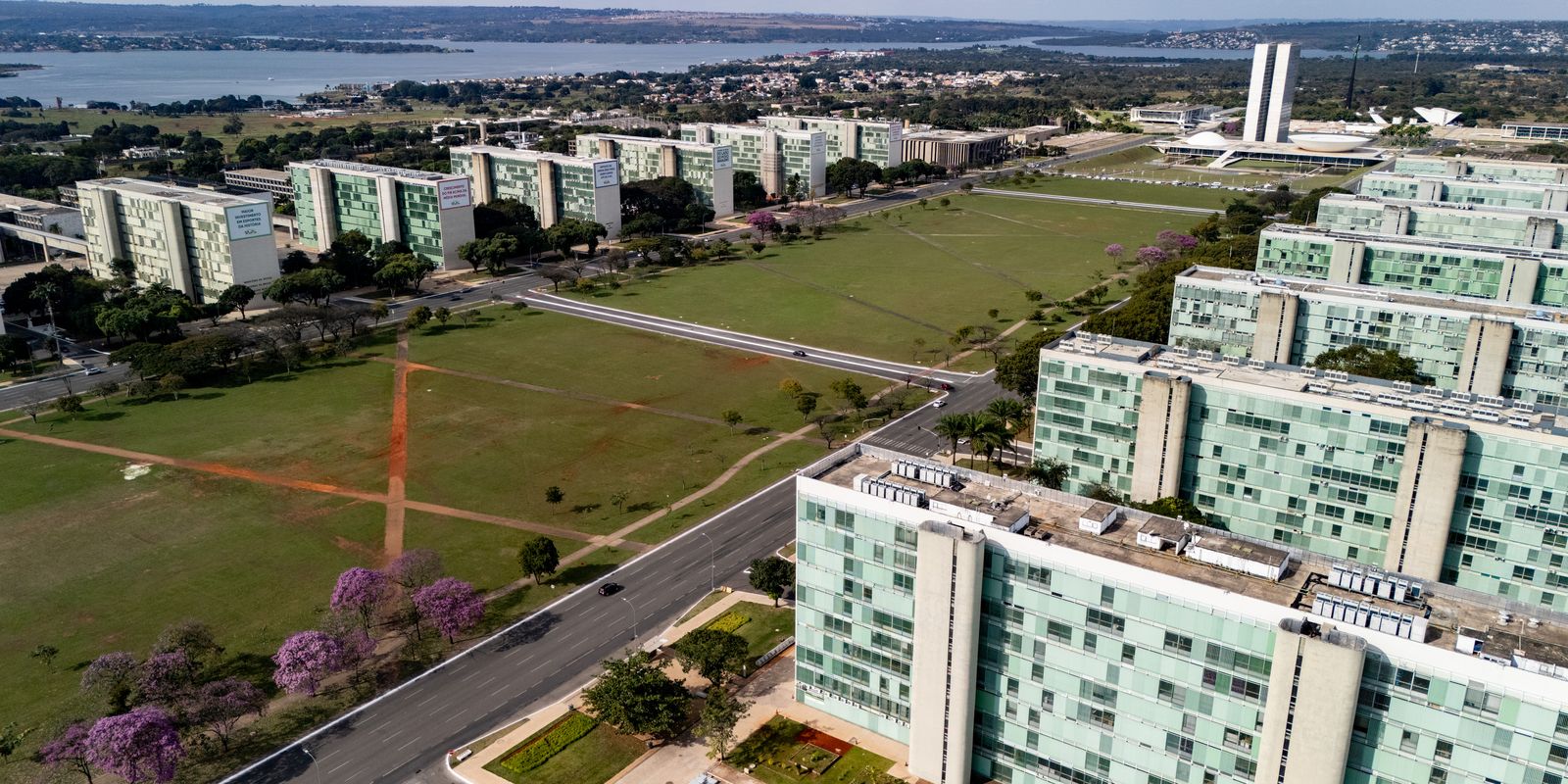 Governo transfere ponto facultativo do Dia do Servidor para sexta-feira