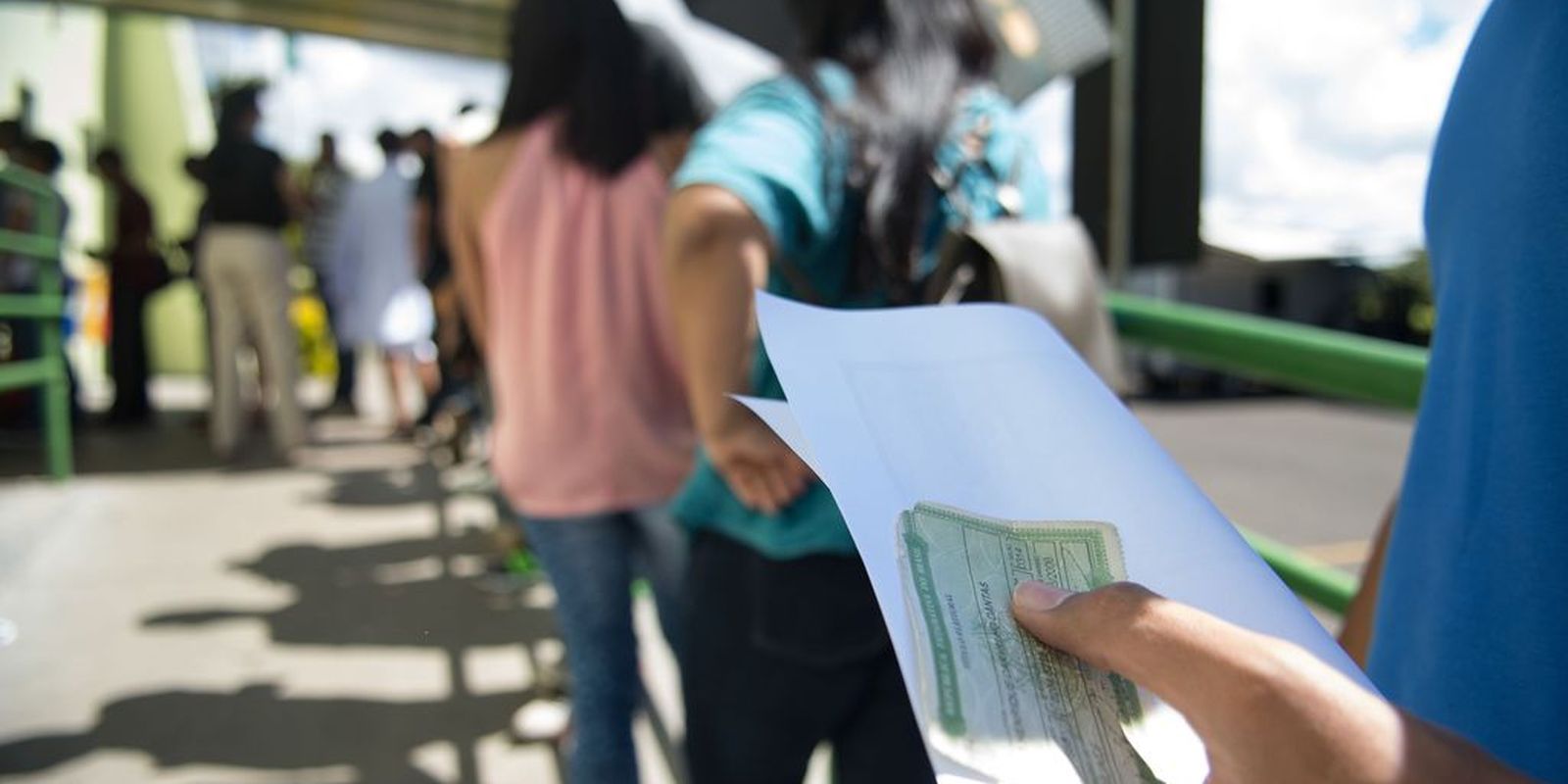Eleições: confira as principais regras para votar com camisetas e adesivos