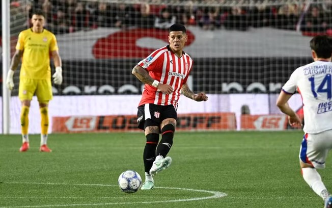 Estudiantes vence a CONMEBOL e escala Marcos Rojo contra o Flamengo