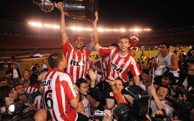 Flamengo e Estudiantes disputam vaga decisiva na Libertadores