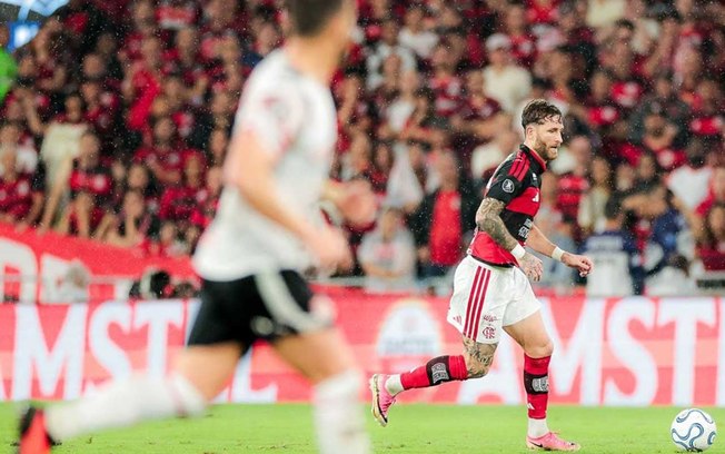 Flamengo abusa de cruzamentos e cai para o Estudiantes na Libertadores