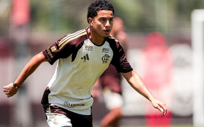 Flamengo ganha reforços de Varela e Valência após longa Data Fifa