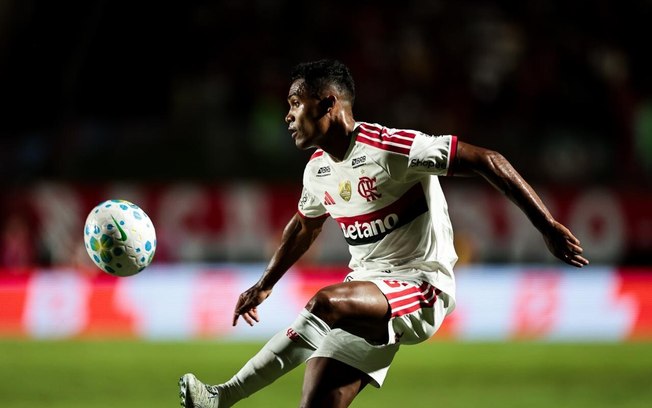 Flamengo enfrenta o Santos com alerta ligado para pendurados no Brasileirão