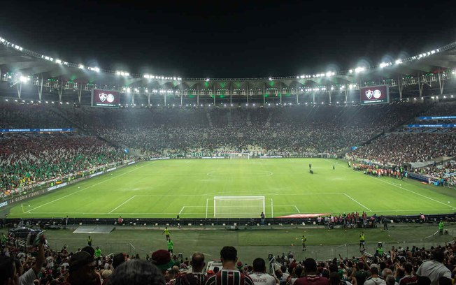Fluminense recebe multa da Conmebol por festa com sinalizadores no Maracanã
