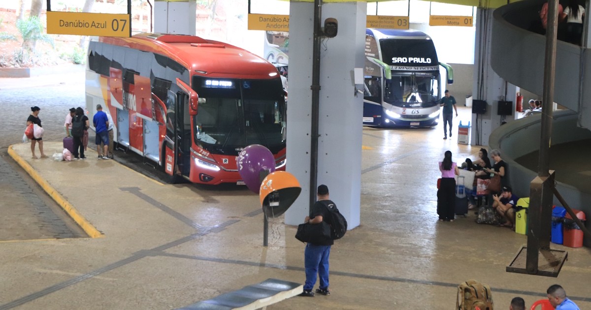 Fiscalização de passagens de ônibus para itinerantes é cobrada em requerimento