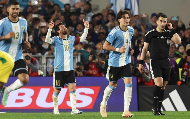 Agustín Giay surpreende a imprensa argentina no adeus de Lionel Messi
