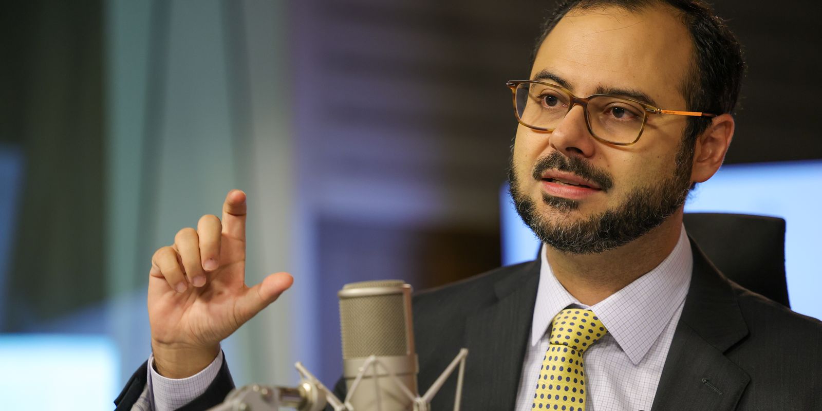 Governo alerta sobre golpes e confirma que o Pix MEI só começa no próximo ano