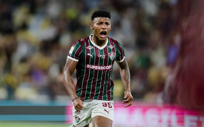 Fluminense vence o Internacional no Brasileirão com brilho dos meias