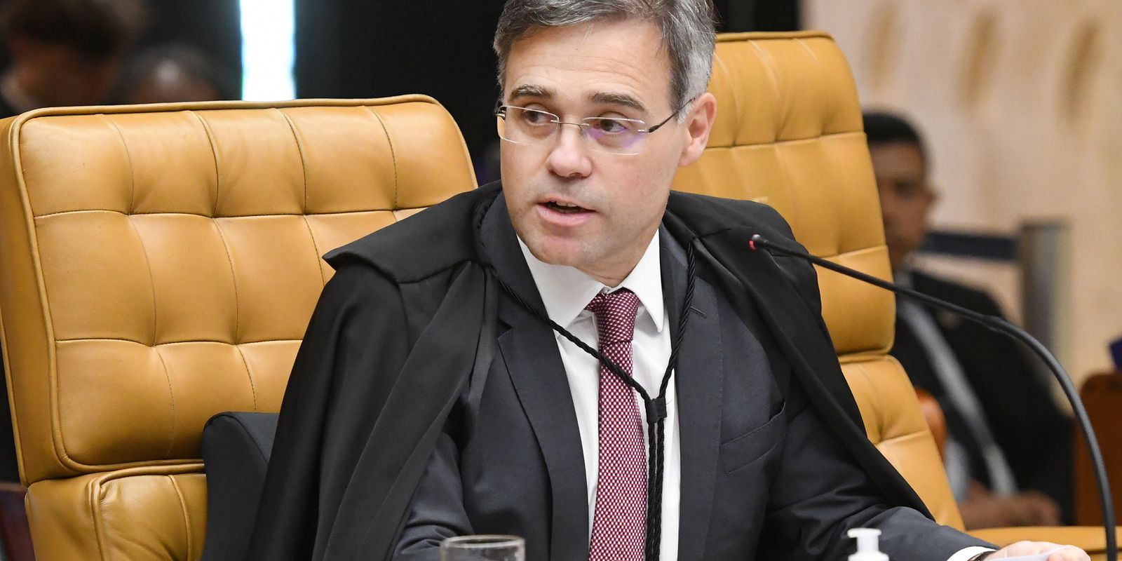 Decisão do TSE determina remoção de vídeo contra Flávio Bolsonaro